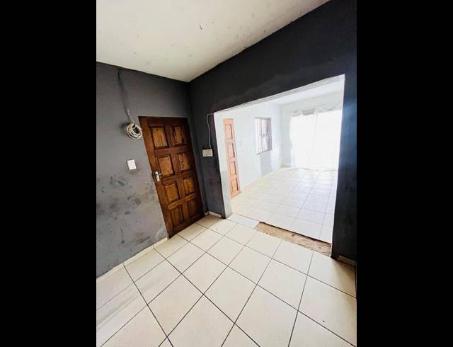 1 BEDROOM PROPERTY TO RENT IN PROTEA GLEN EXT